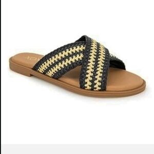 XOXO Melly Flat Sandal Sz 6